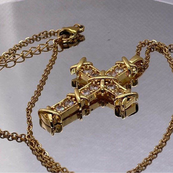 14k yellow gold plated cross necklace pendant simulated lab diamonds - Picture 7 of 7